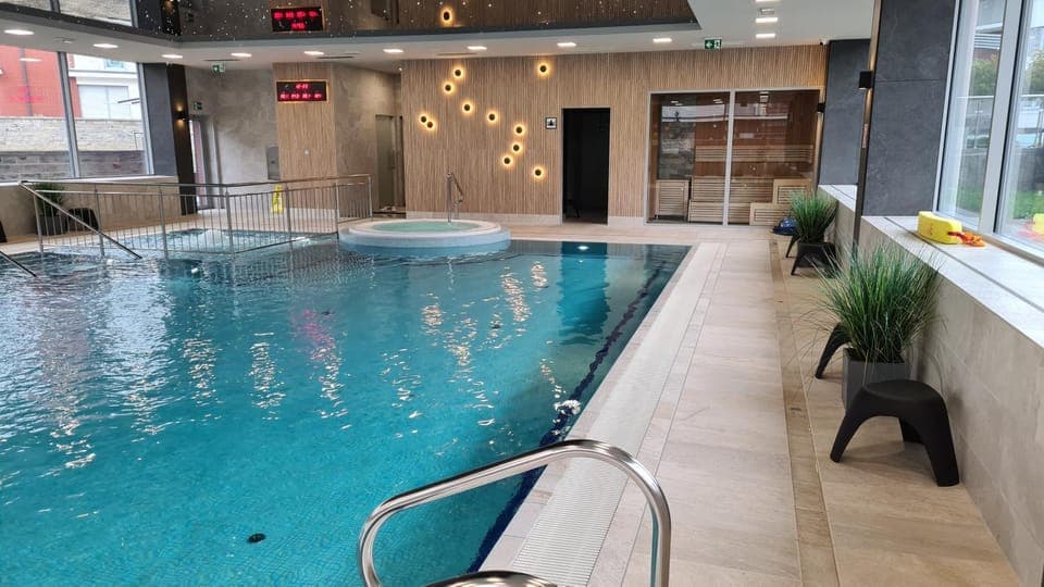 Swimming pool, Swimming pool