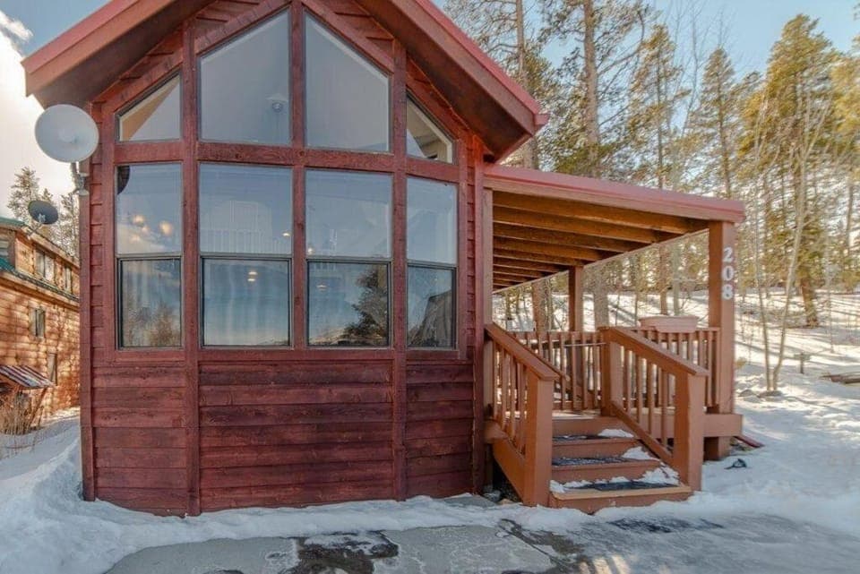 Enjoy the Tiny Home Experience as the Perfect Basecamp to the Rockies! The Northstar Cabin Cabin in Park County