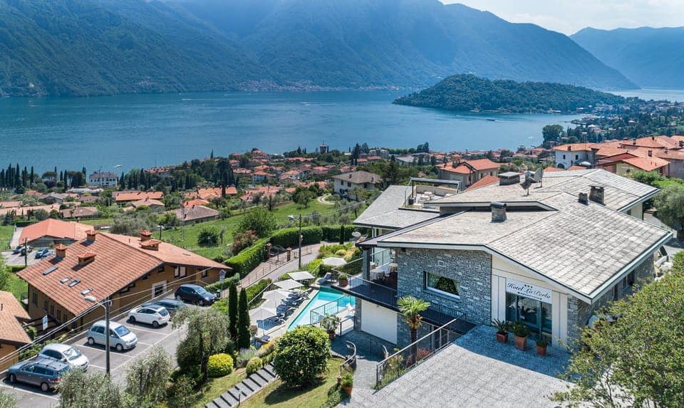 Property building, Bird's eye view, Lake view