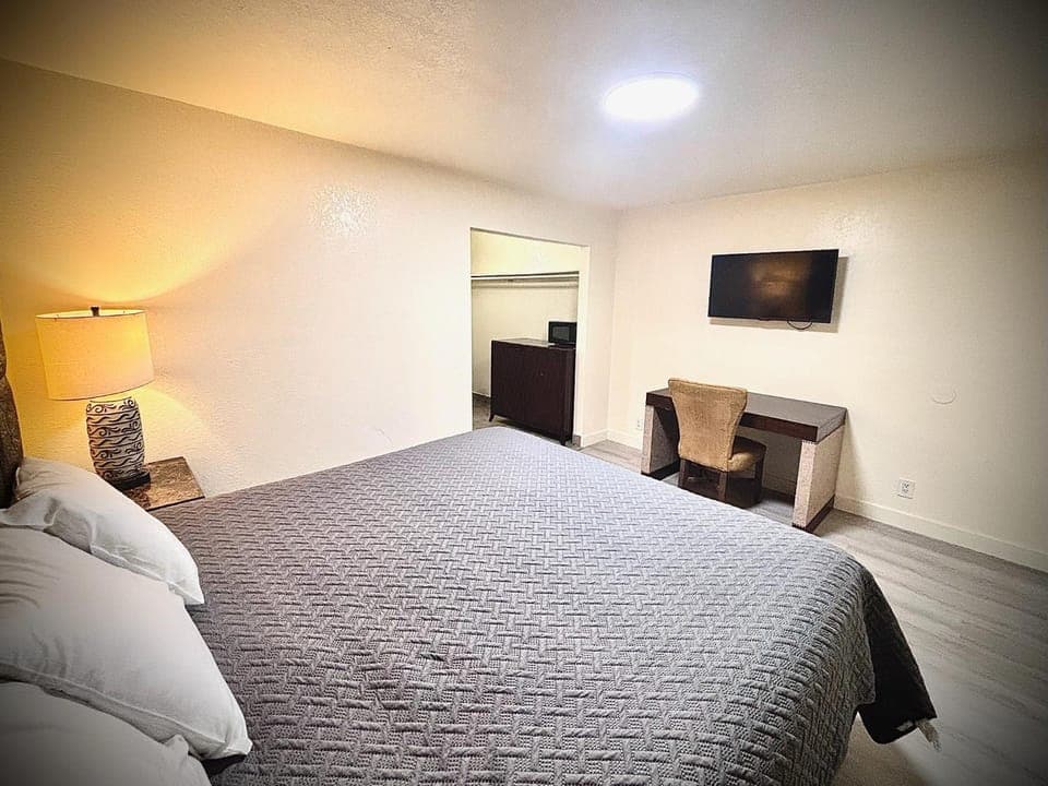 Bed, TV and multimedia