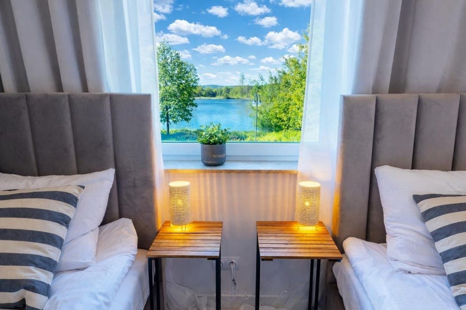 Bedroom, River view, River view