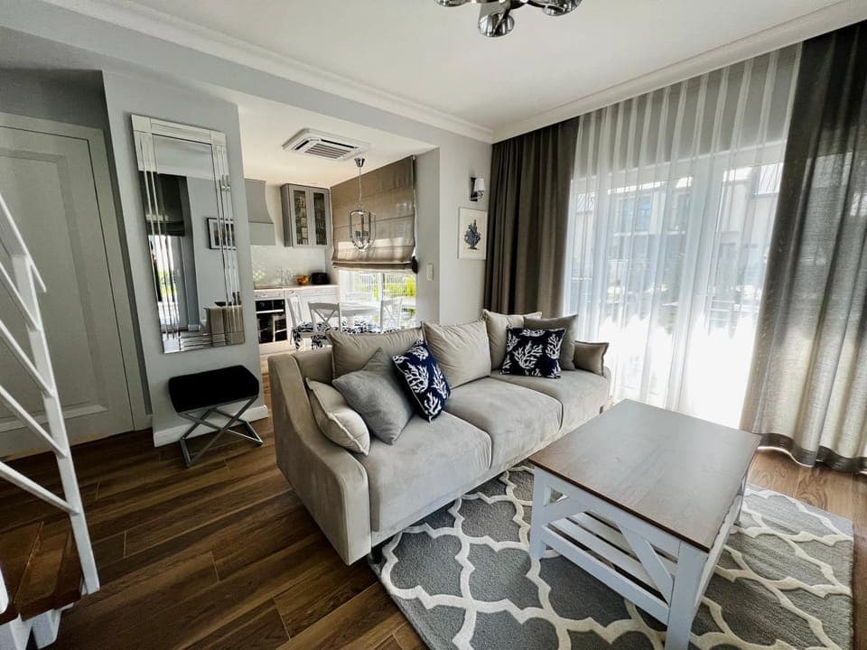 Living room, Seating area