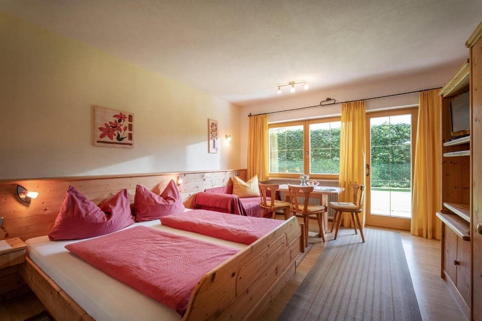 Bed, Seating area, Bedroom