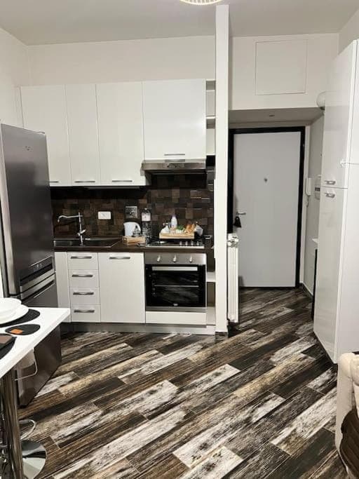 Kitchen or kitchenette, Dining area, Communal kitchen