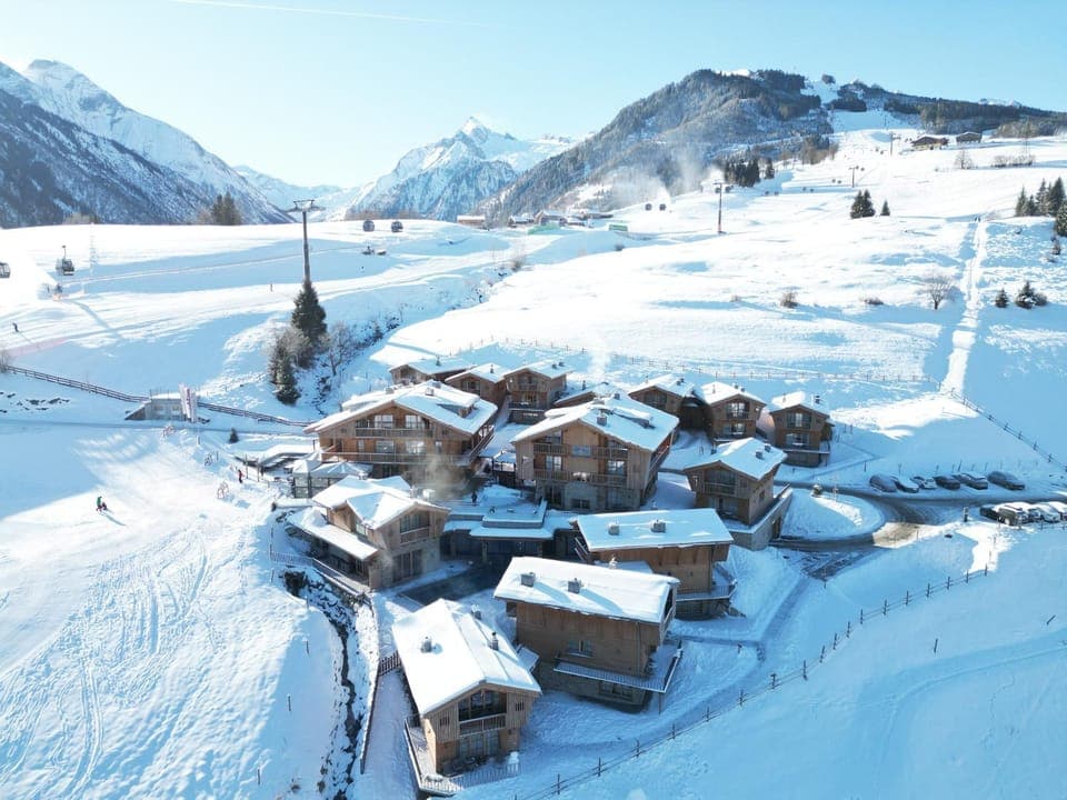 Property building, Winter, Skiing, Skiing, Swimming pool, Location