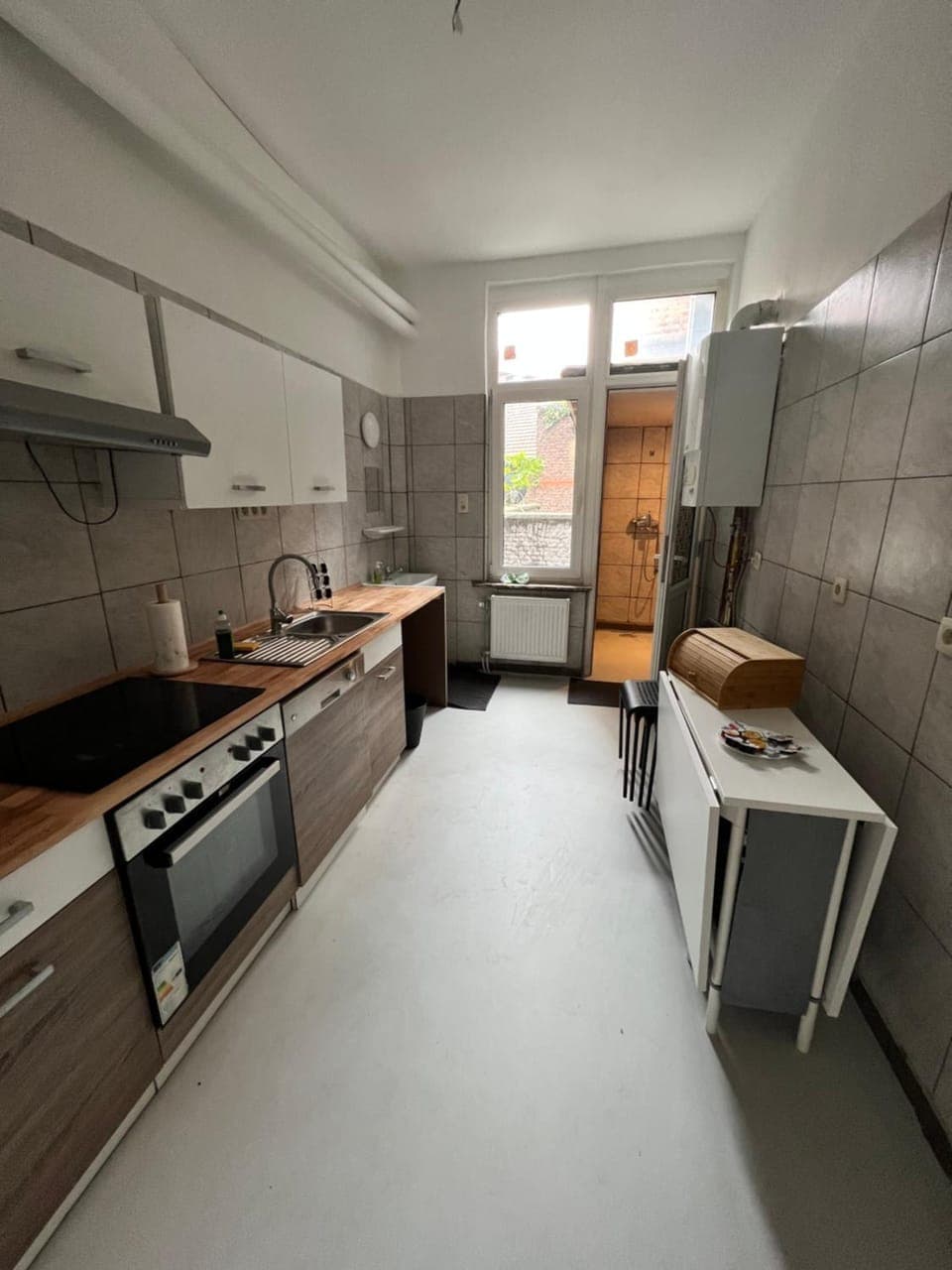Dining area, kitchen