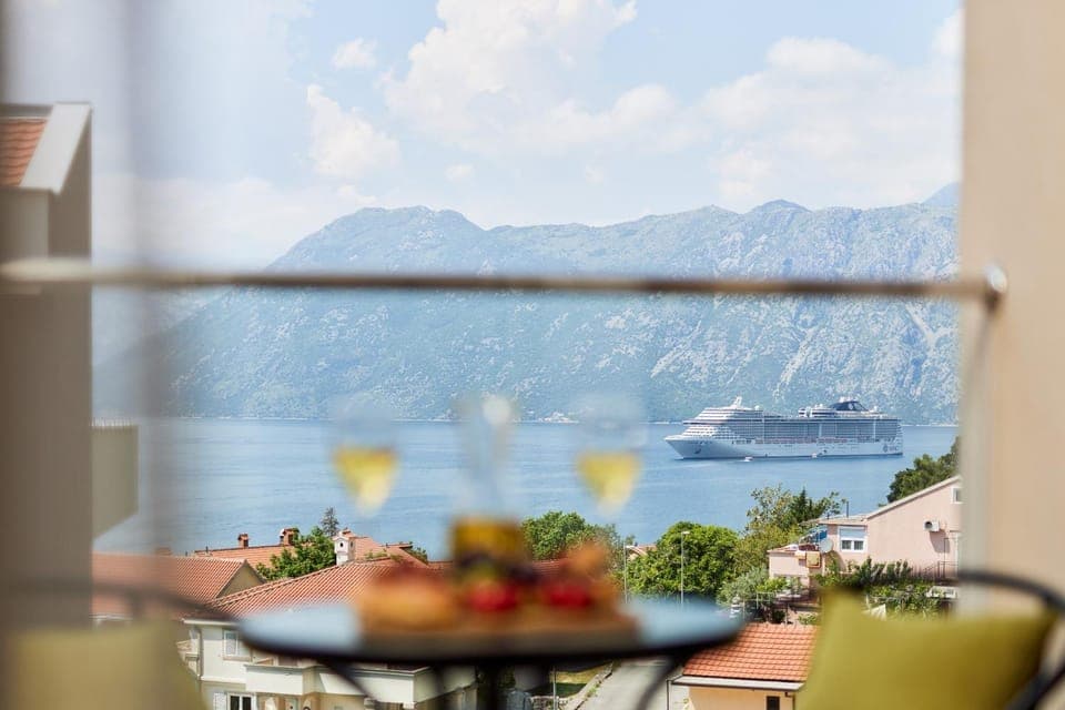 Balcony/Terrace, Mountain view, Sea view