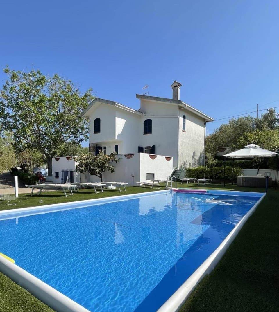 Property building, Swimming pool