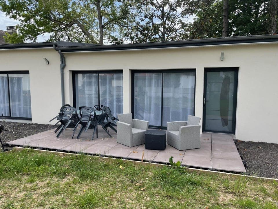 Patio, Facade/entrance, Garden view