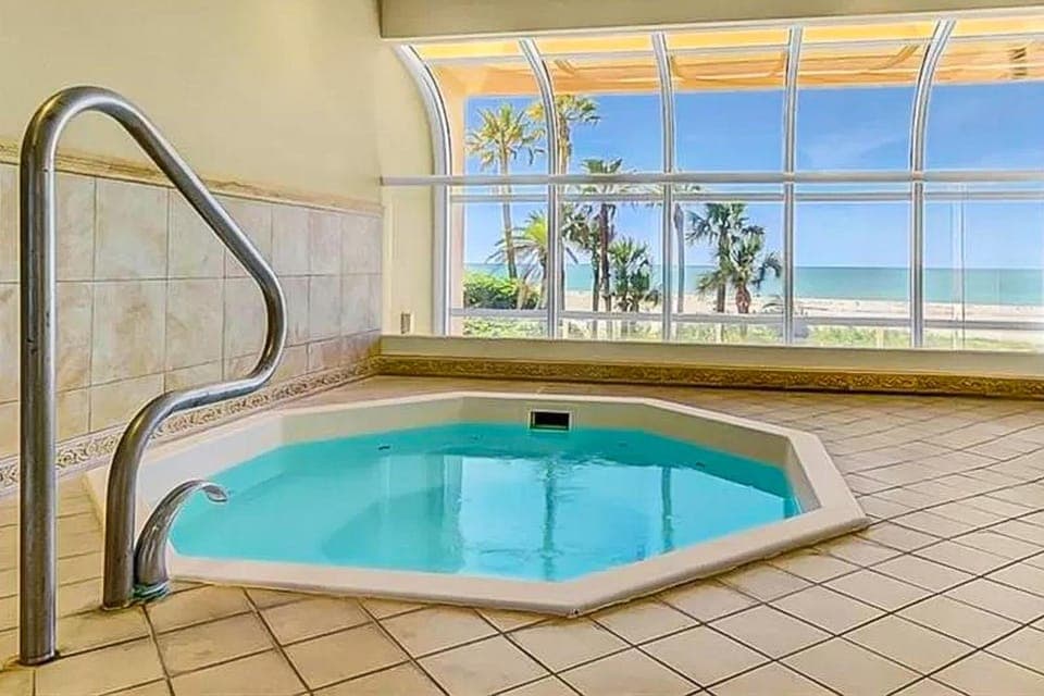Crescent Beach Club II PHB House in Sand Key