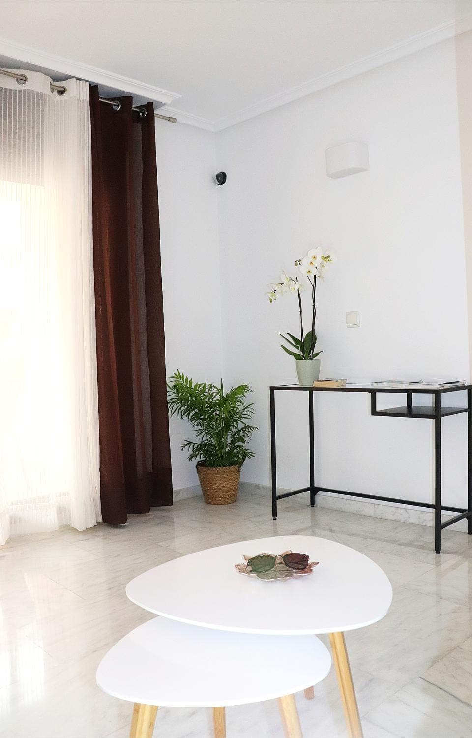Living room, Seating area, Dining area, air conditioner