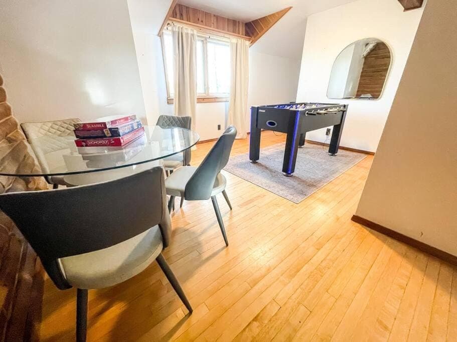 Private Mountain Cabin! King Bed 8 Acres Game Rm Cabin in Black Forest