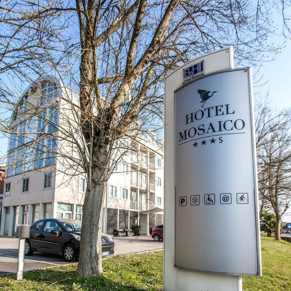 Day, Property logo or sign