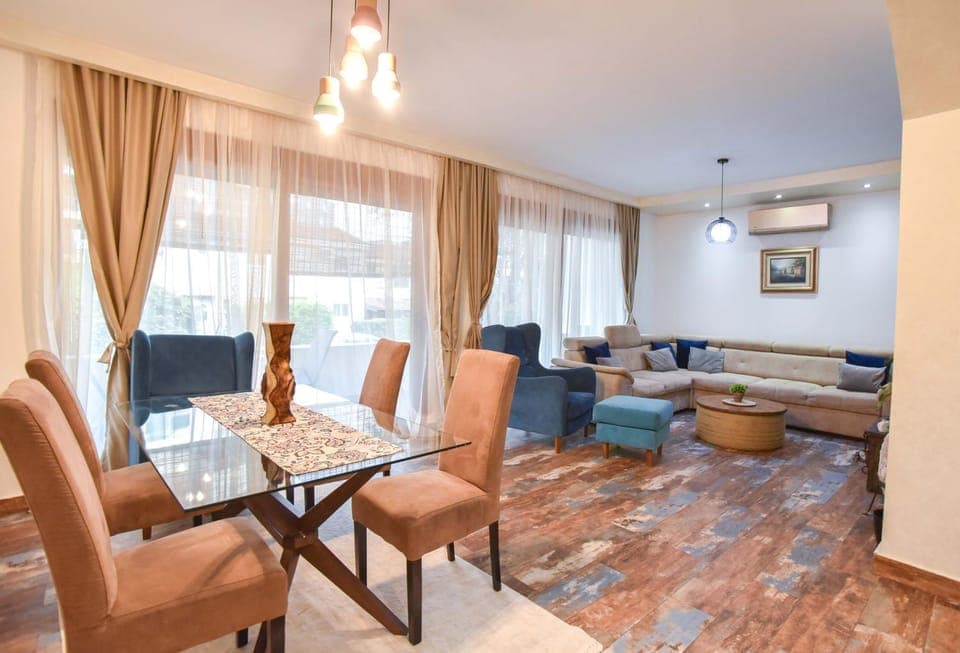 Living room, Seating area, Dining area