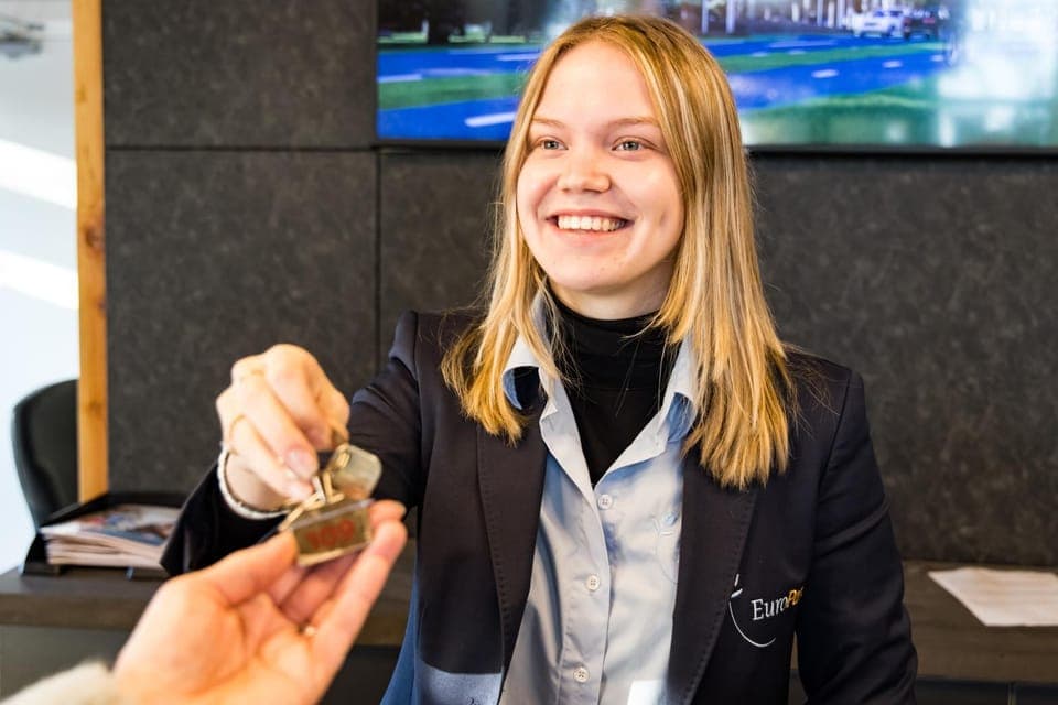 Staff, People, Living room, Lobby or reception, Guests