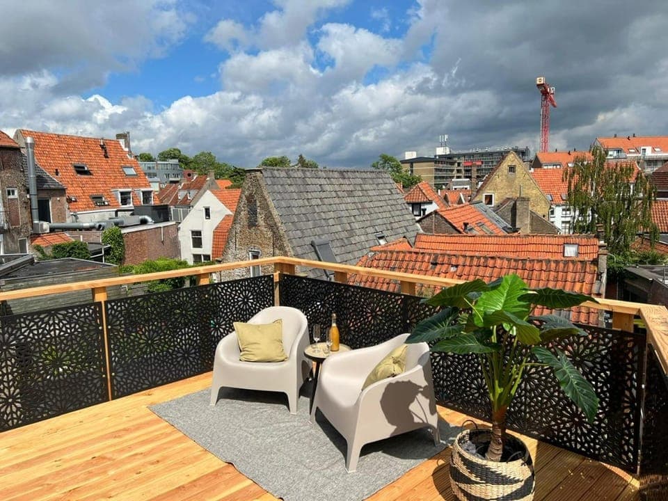 Balcony/Terrace, City view