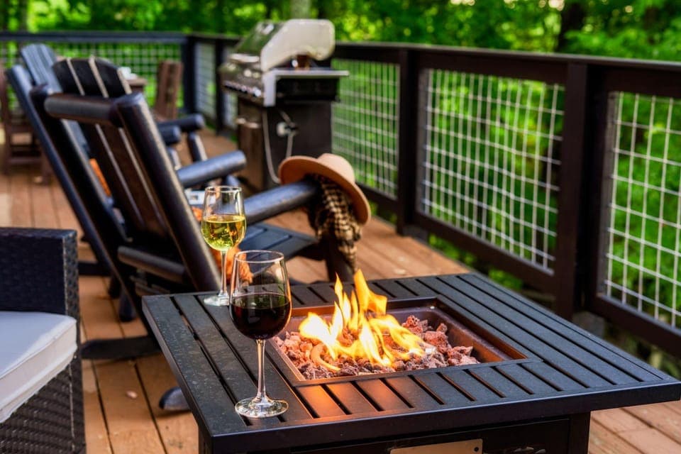 BBQ facilities, Balcony/Terrace, Mountain view, flat iron