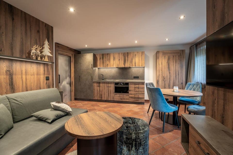 Kitchen or kitchenette, Living room