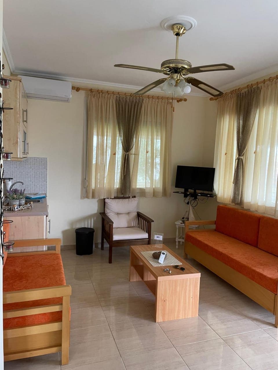 TV and multimedia, Living room, air conditioner