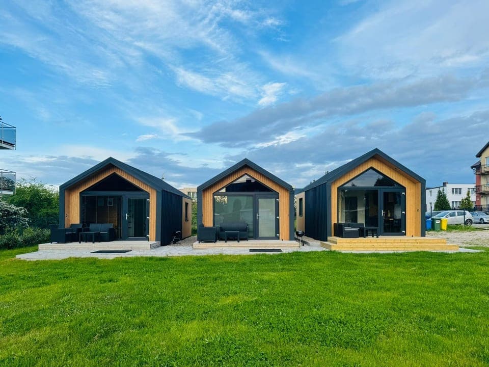 Property building, Spring, Day, Natural landscape, Garden, Garden view