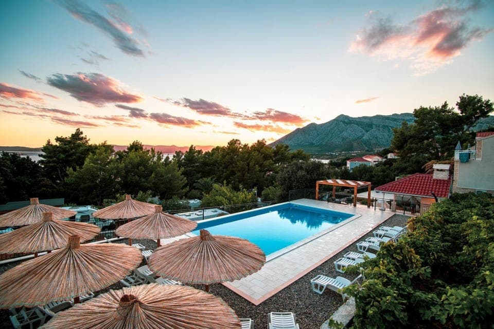 Natural landscape, Pool view, Swimming pool, Swimming pool, Sunset, sunbed