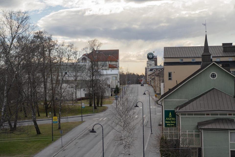 Nearby landmark, Neighbourhood, City view, Street view