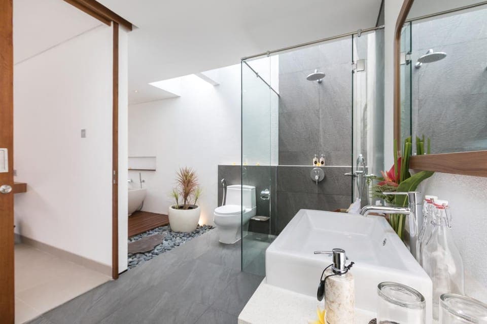 Property building, Bathroom