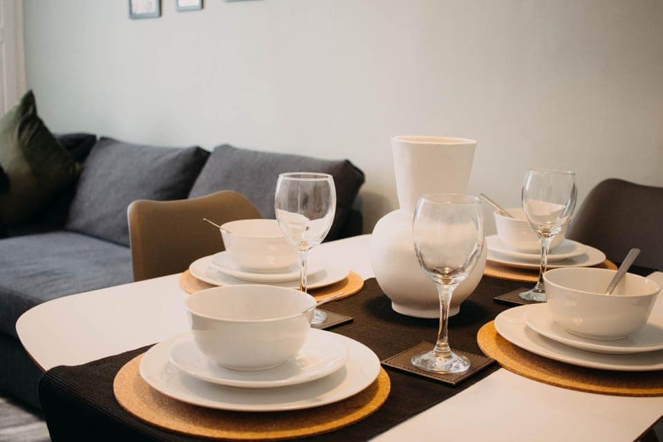 Coffee/tea facilities, Living room, Seating area, Dining area, Drinks
