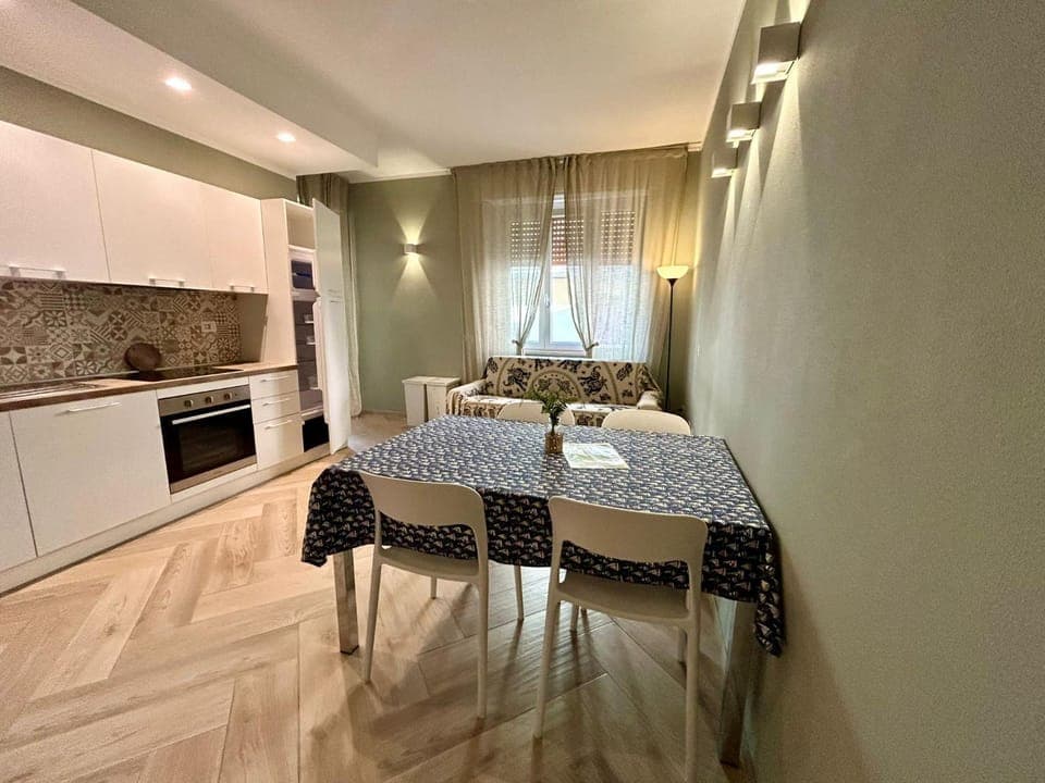 Seating area, Dining area, stove