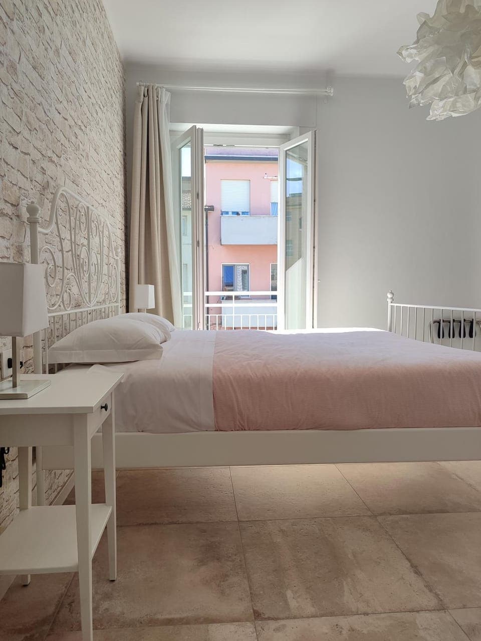 Bed, View (from property/room), Photo of the whole room, Bedroom, Street view