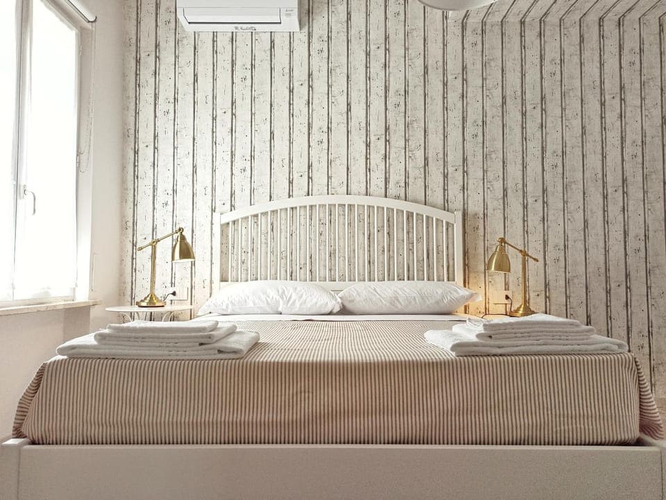 View (from property/room), Decorative detail, Bedroom