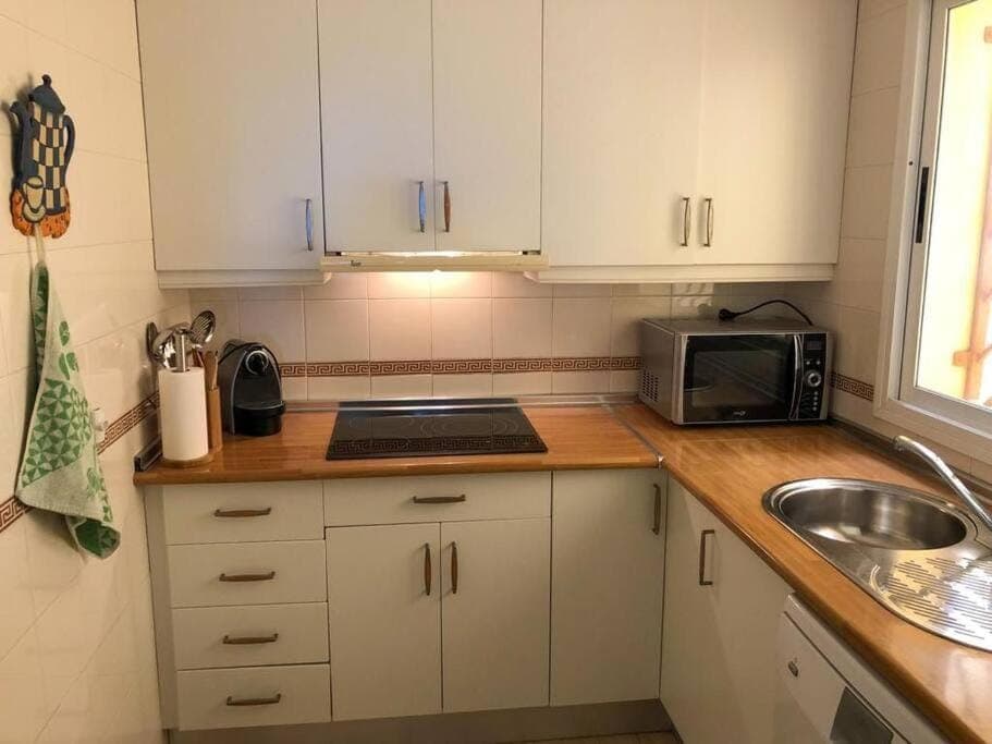 Coffee/tea facilities, Kitchen or kitchenette, dishwasher, minibar, stove, toaster