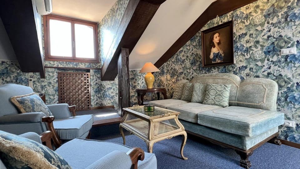 Communal lounge/ TV room, Living room