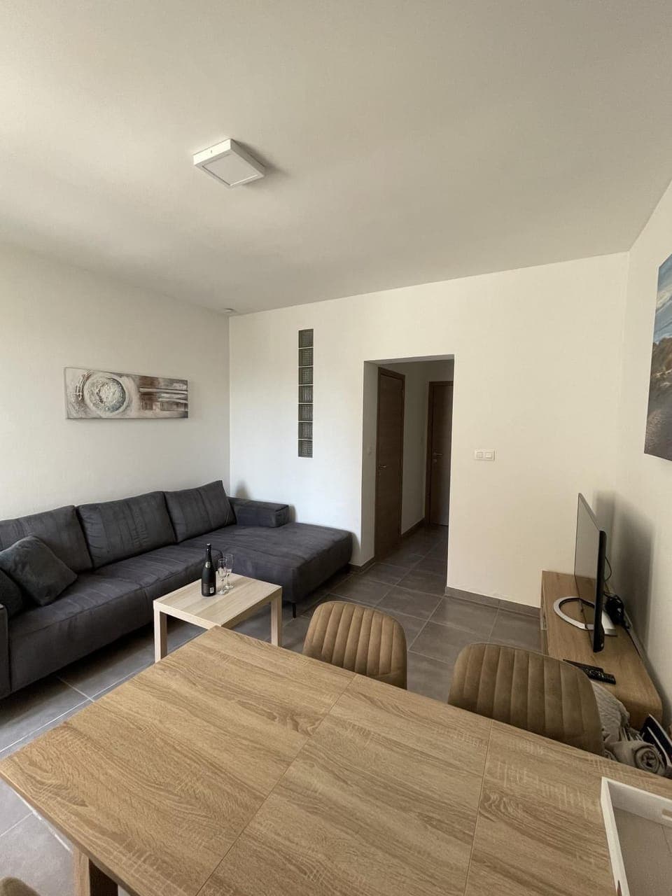 Seating area, Dining area