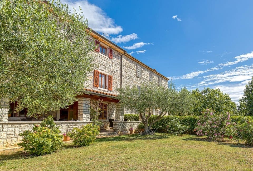 Property building, Garden