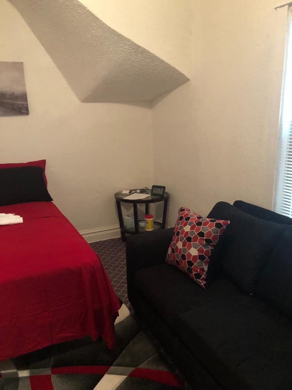 Bed, Seating area
