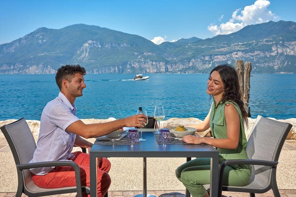 Restaurant/places to eat, Dining area