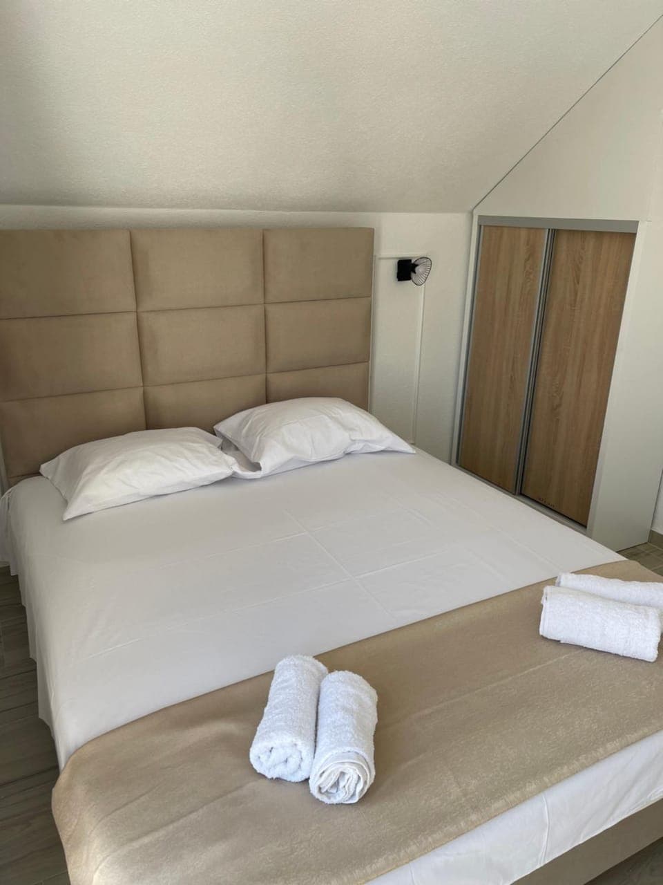 Bed, Photo of the whole room, Bedroom, towels, wardrobe