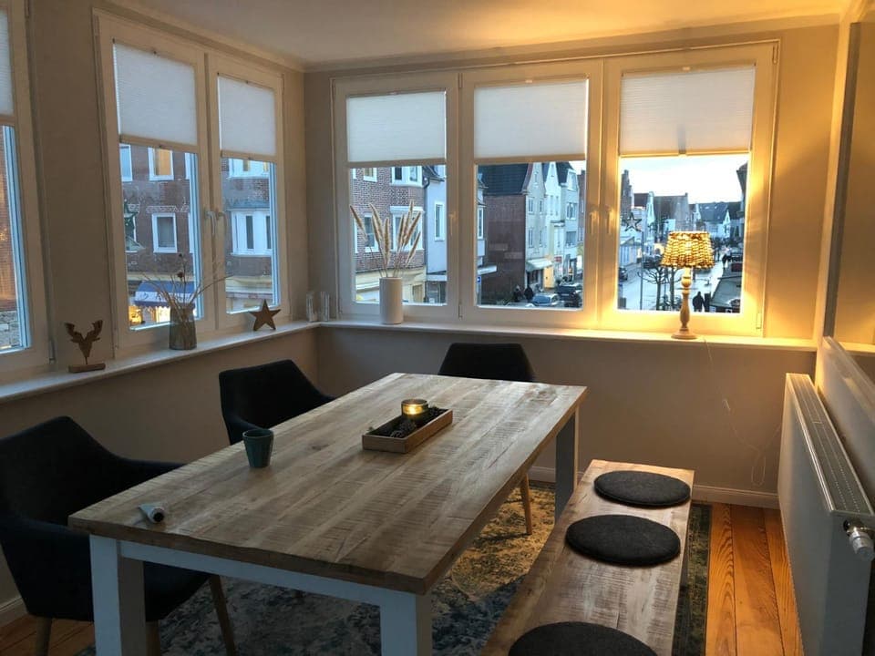 Seating area, Dining area