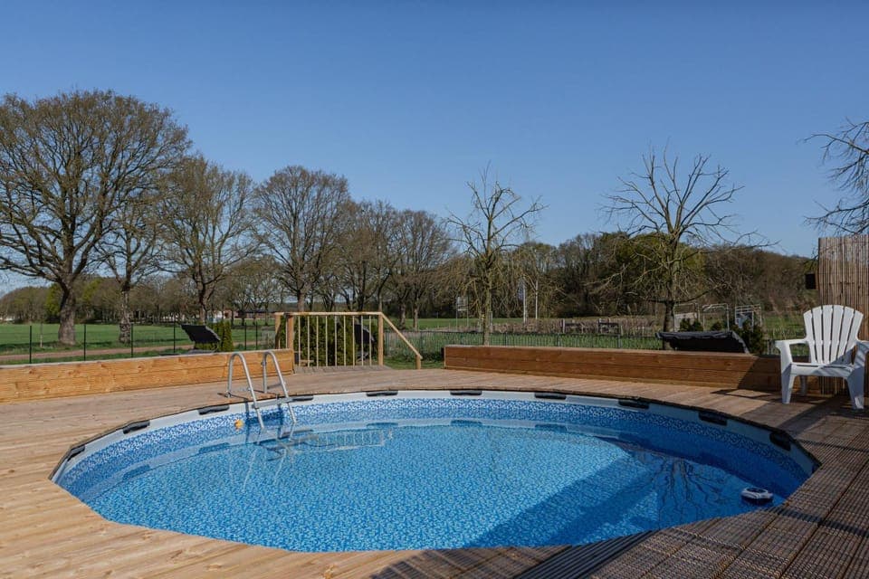 Swimming pool, Swimming pool