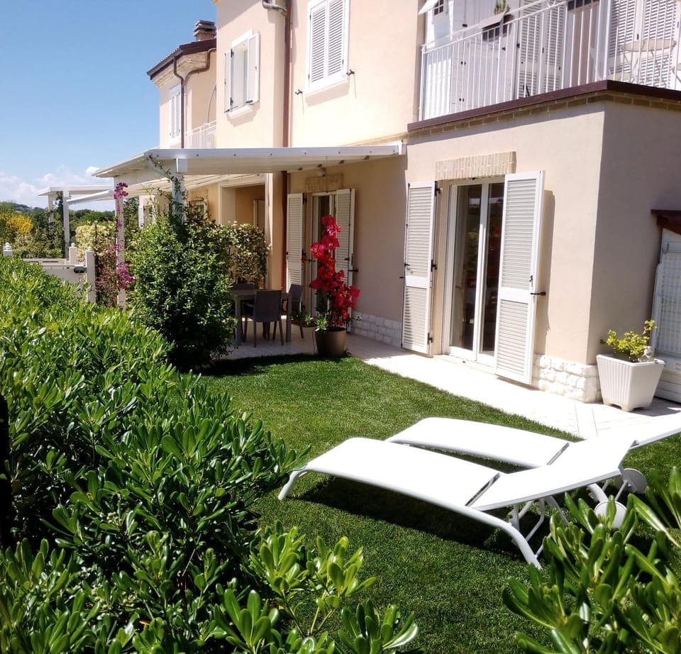 Property building, Spring, Garden, Garden view, sunbed