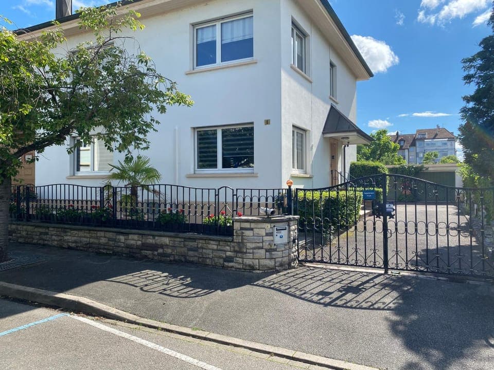 Property building, Facade/entrance