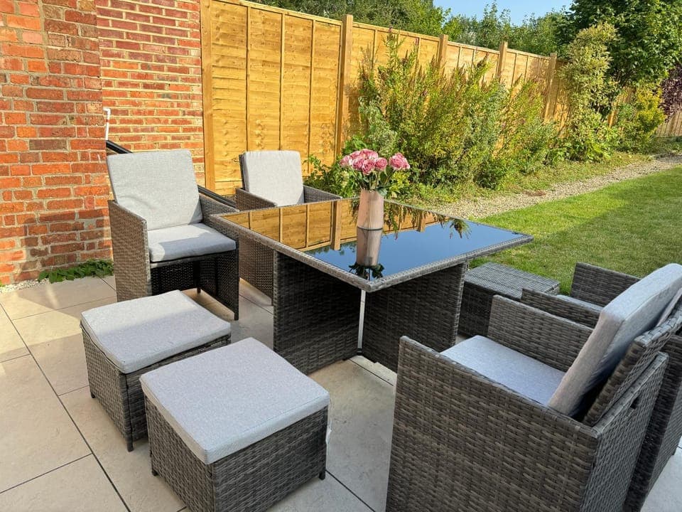 Patio, Garden, Seating area, Dining area, Garden view