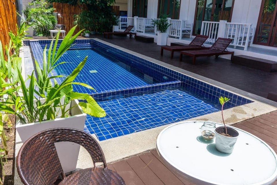 Swimming pool, Swimming pool