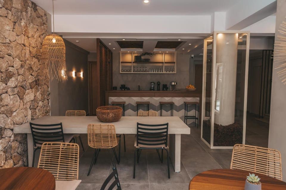 Restaurant/places to eat, Lounge or bar, Breakfast, Buffet breakfast