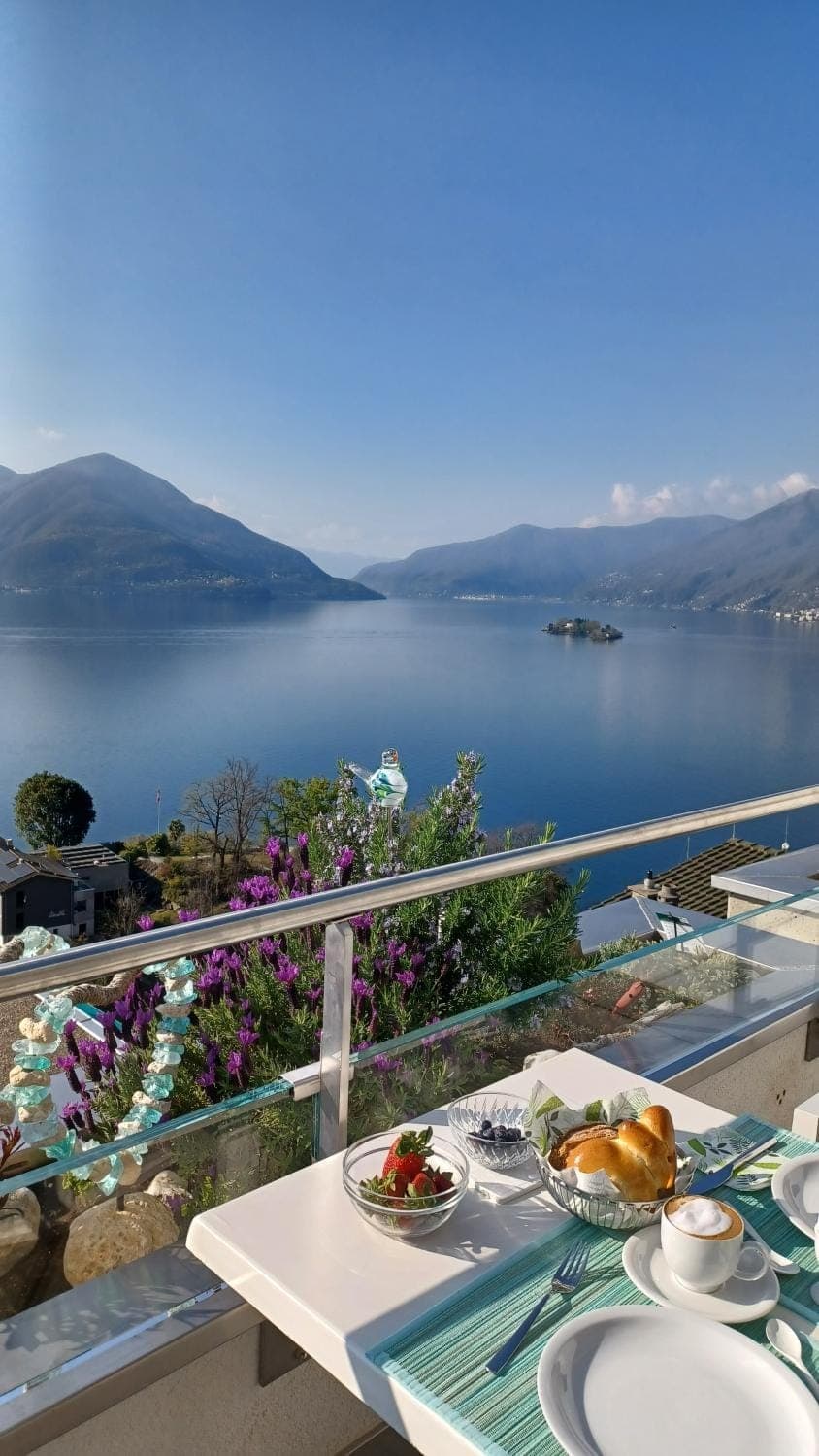 Natural landscape, Balcony/Terrace, Lake view, Mountain view