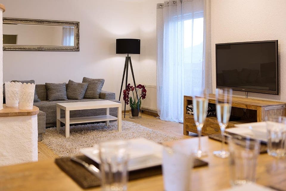 Living room, Dining area