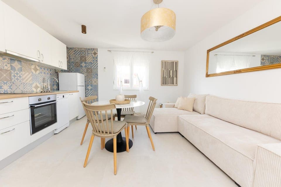 Kitchen or kitchenette, Living room, Seating area, Dining area, dishwasher, oven, stove