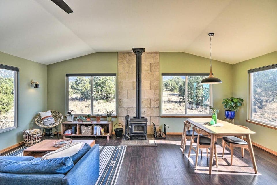 Living room, Seating area, Dining area