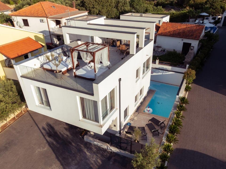 Property building, Swimming pool